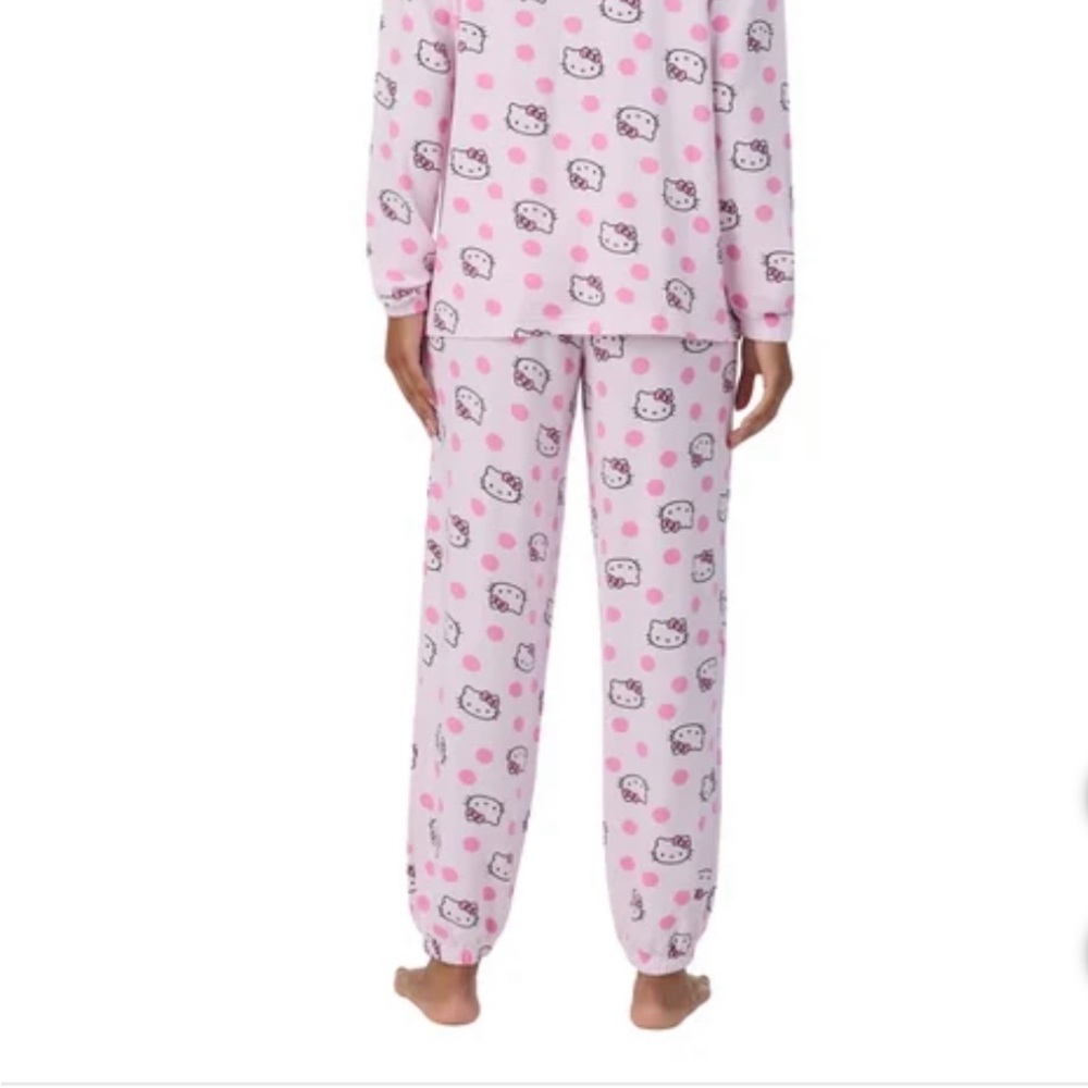 🆕 Pink Hello Kitty Pajama Set - Picture 4 of 5